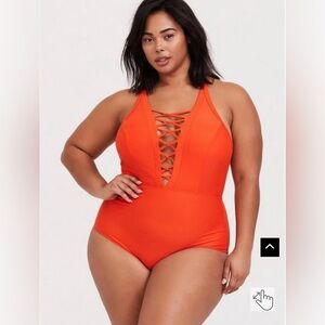 Wireless Strappy Front One Piece Compression/Shaper Swimsuit, Torrid, Size 2